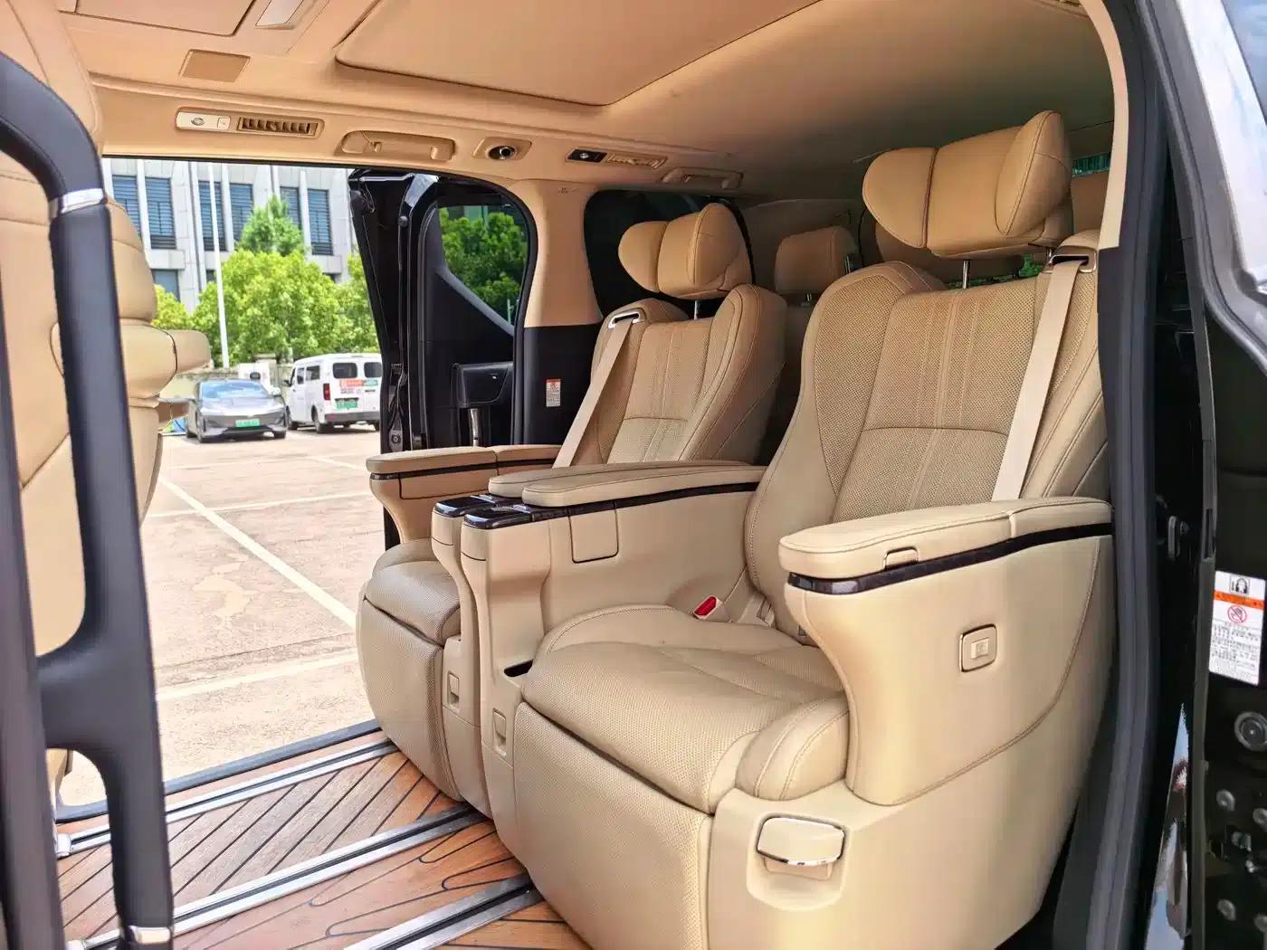 2020 Alphard Hybrid 2.5L HV Premium Edition — миниатюра 9