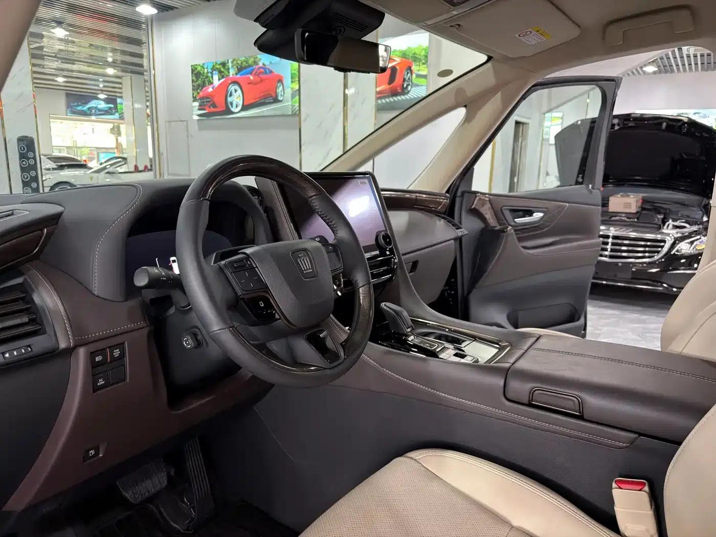 2024 Alphard Crown Hybrid 2.5L Supreme Executive Edition — миниатюра 5