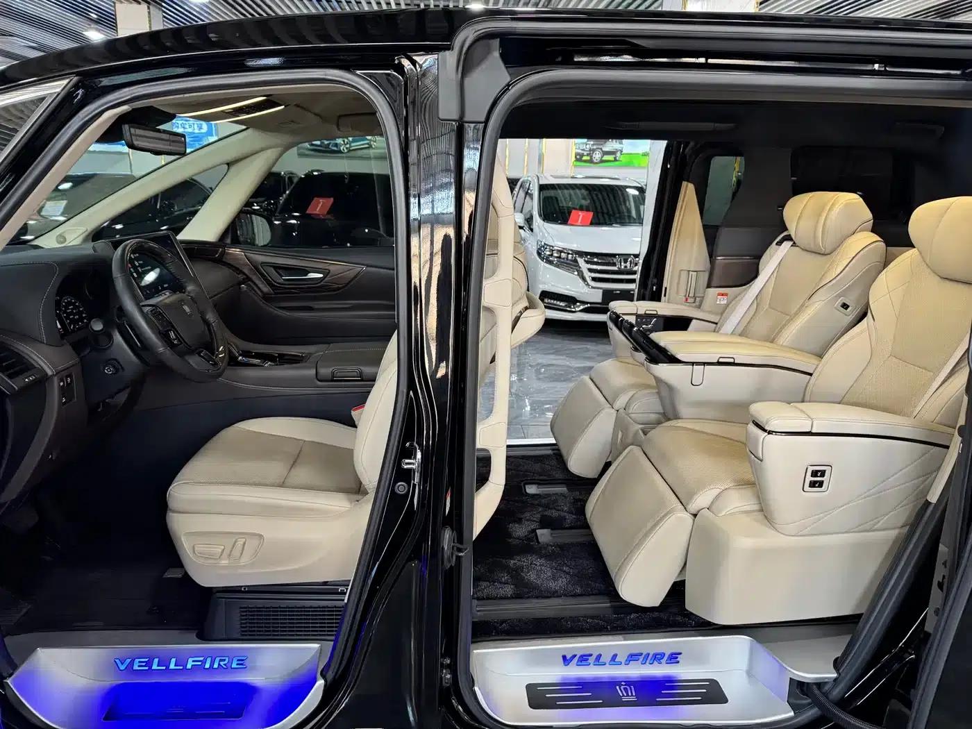 2024 Alphard Crown Hybrid 2.5L Supreme Executive Edition — миниатюра 9