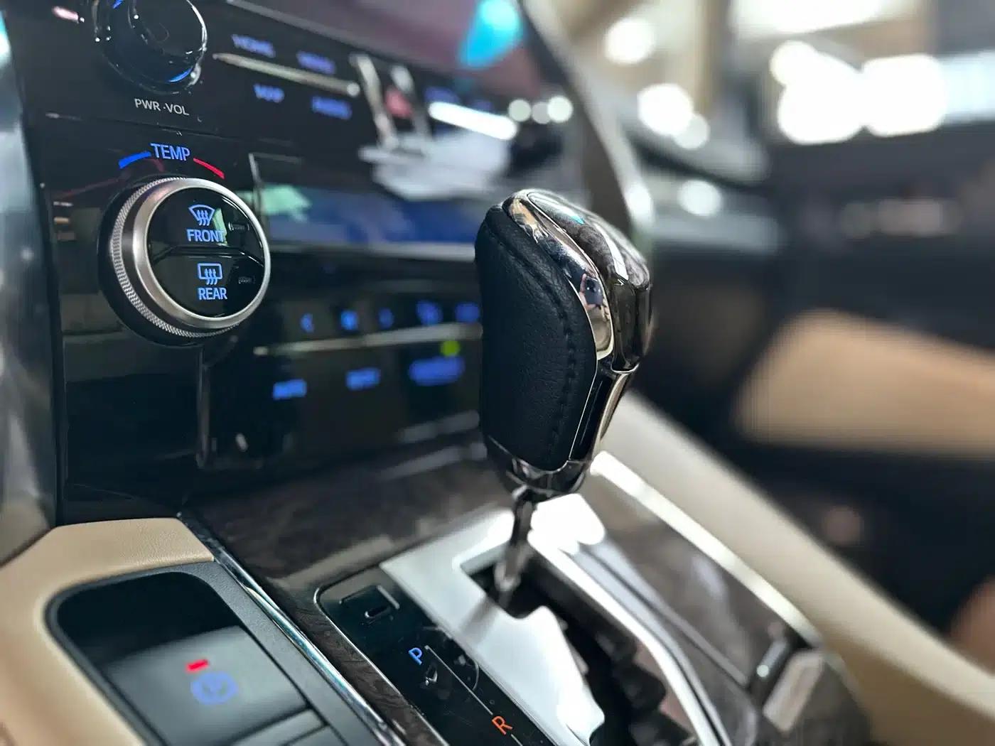 2021 Alphard Crown Hybrid 2.5L HV Premium Edition — миниатюра 12
