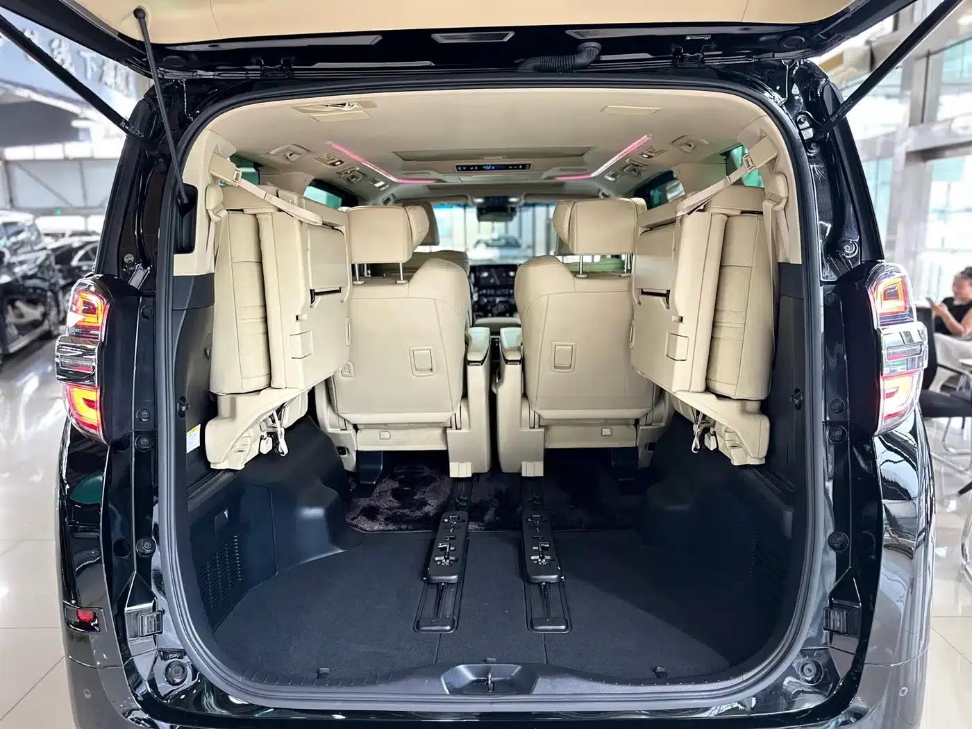 2021 Alphard Crown Hybrid 2.5L HV Premium Edition — миниатюра 23