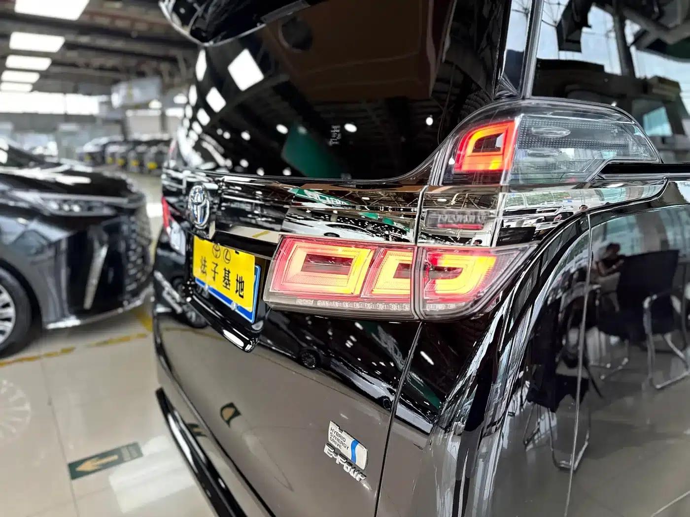 2021 Alphard Crown Hybrid 2.5L HV Premium Edition — миниатюра 27