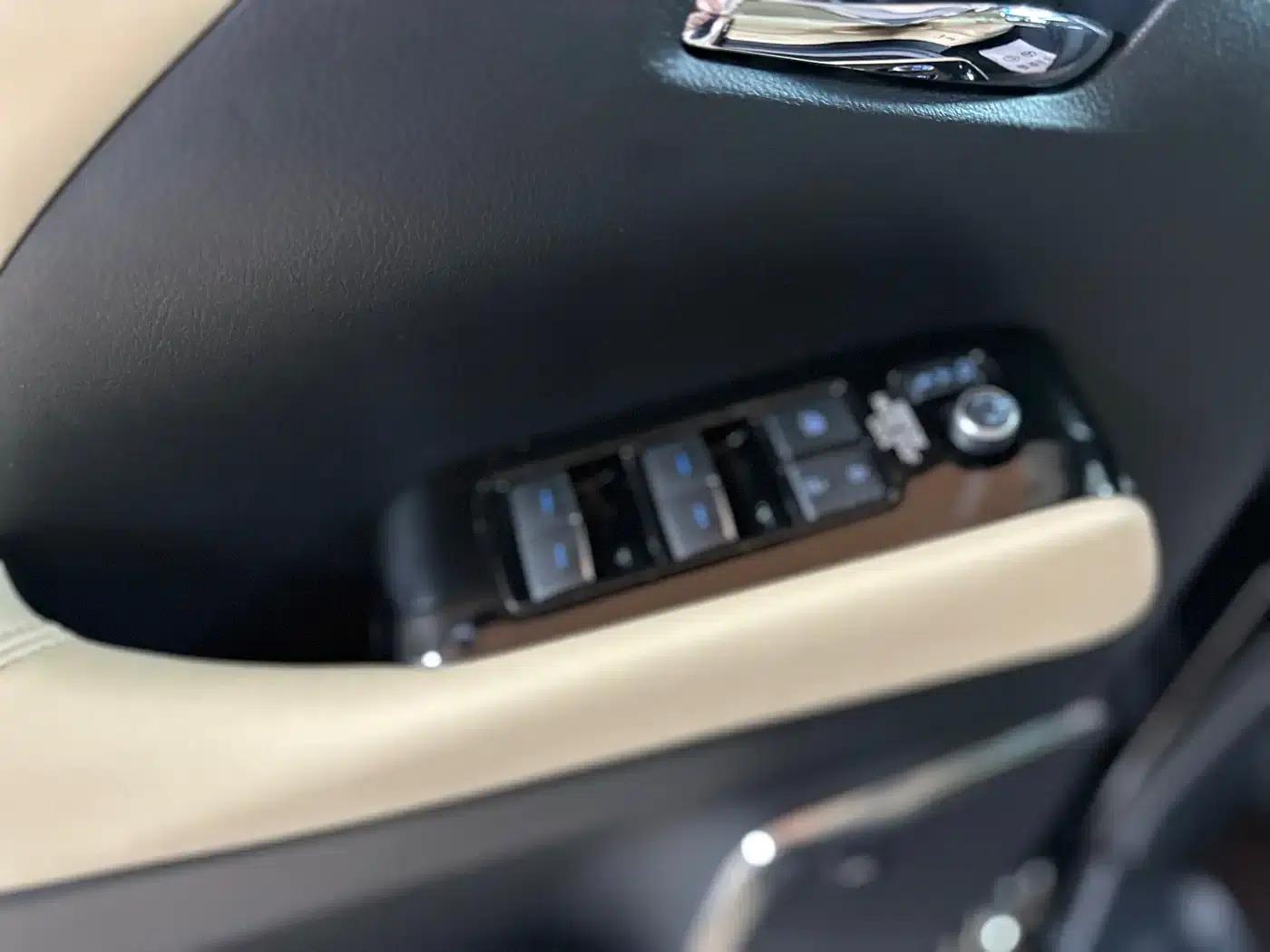 2021 Alphard Crown Hybrid 2.5L HV Premium Edition — миниатюра 7