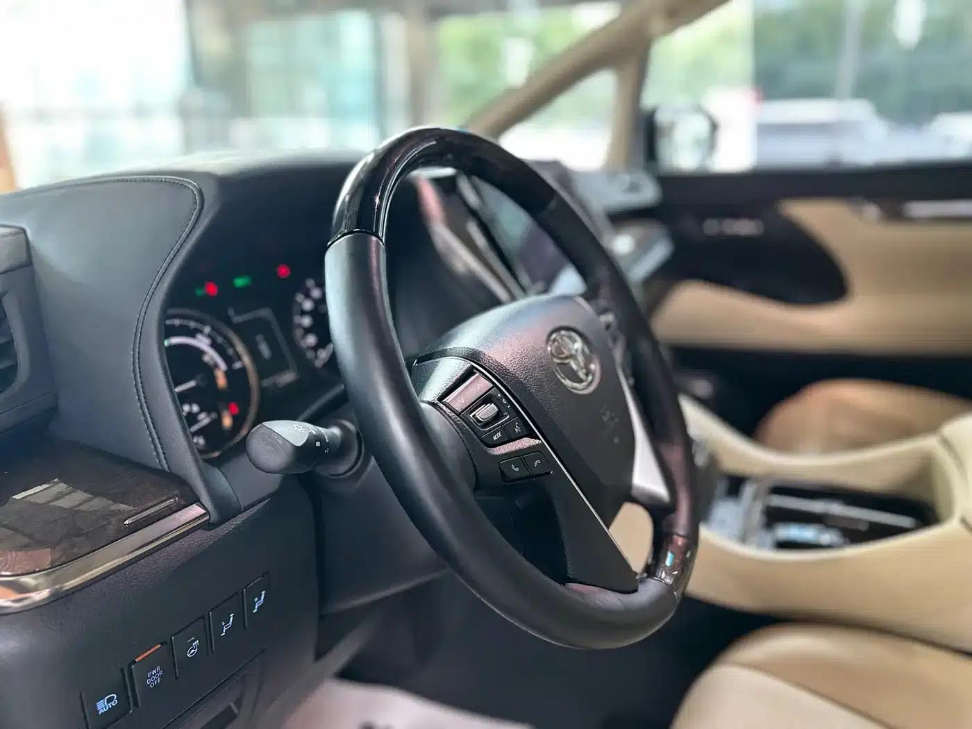 2021 Alphard Crown Hybrid 2.5L HV Premium Edition — миниатюра 10