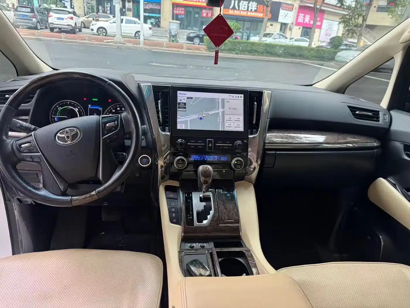 2020 Alphard Hybrid 2.5L HV Premium Edition — миниатюра 4