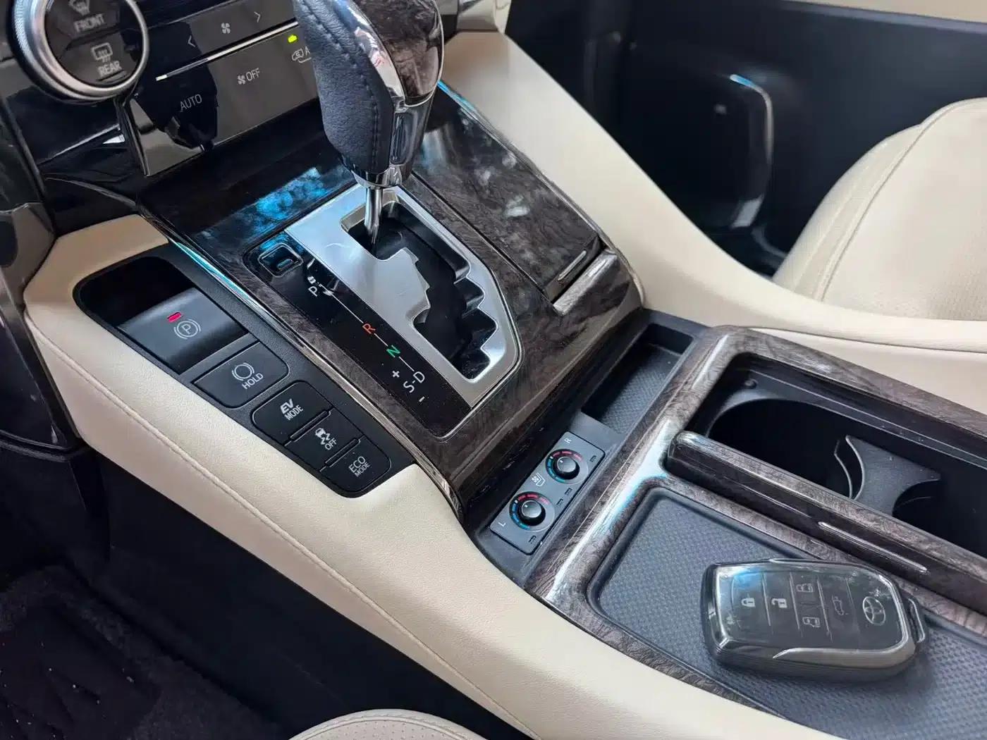 2020 Alphard Hybrid 2.5L HV Premium Edition — миниатюра 5