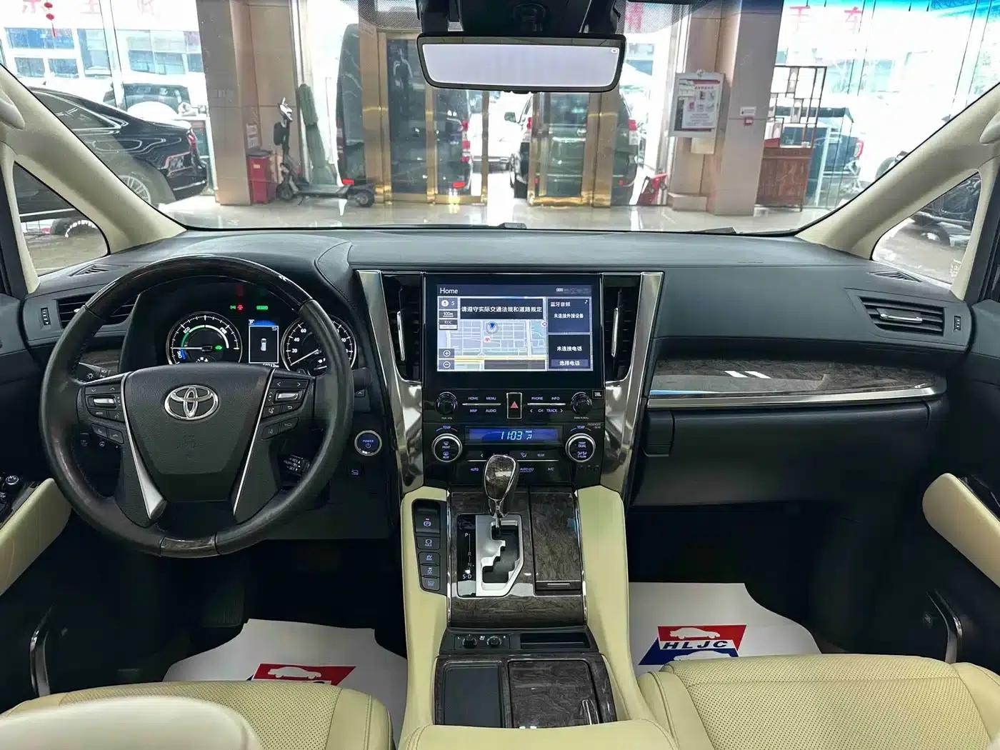 2021 Alphard Crown Hybrid 2.5L HV Premium Edition — миниатюра 6