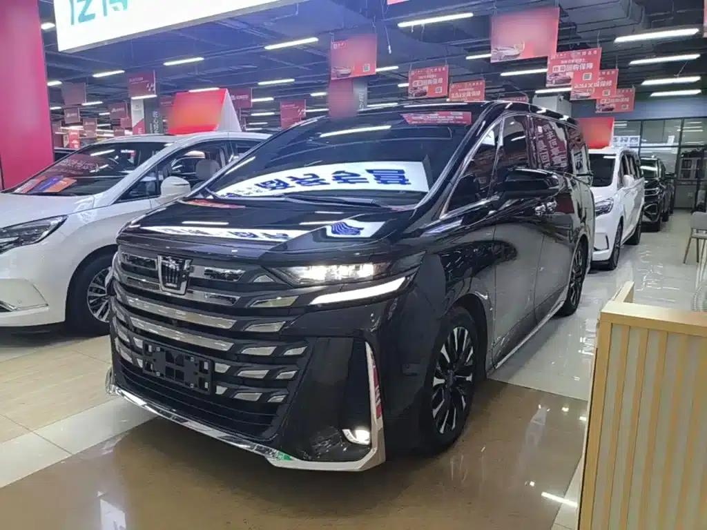 2024 Alphard Crown Hybrid 2.5L Supreme Executive Edition — миниатюра 2