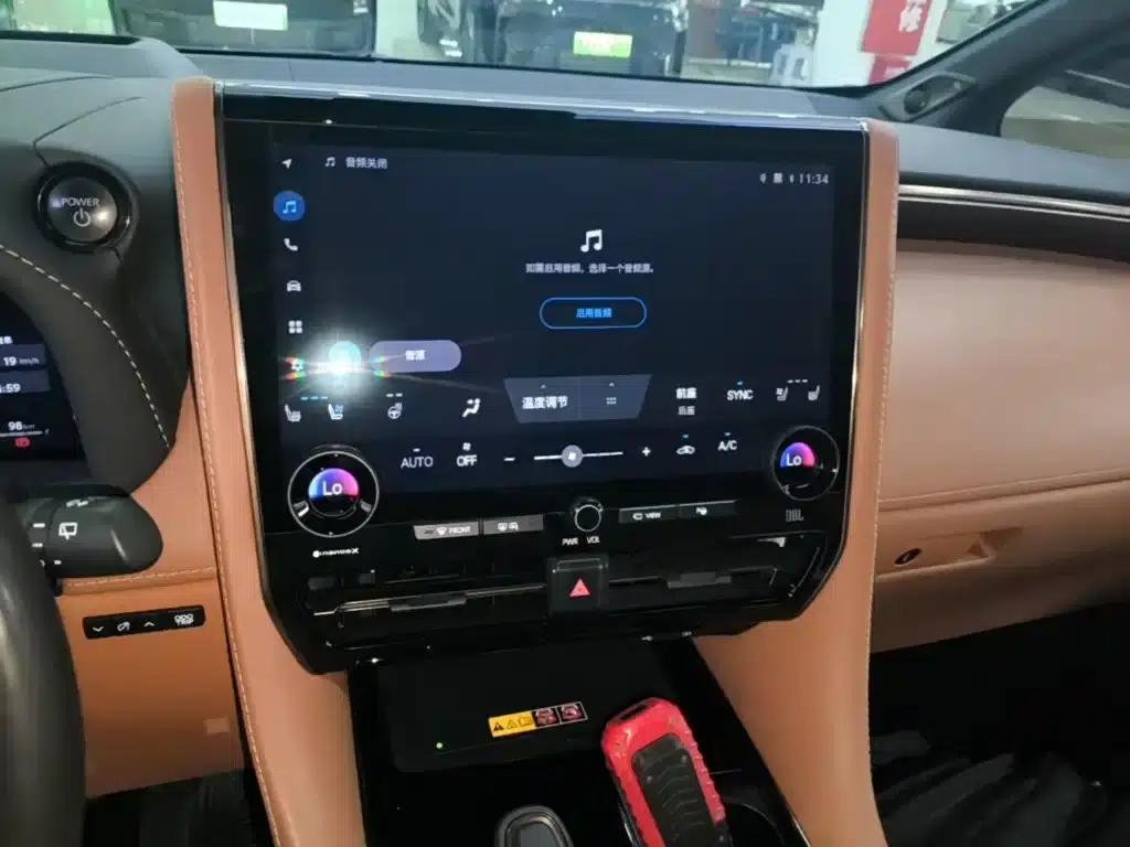 2024 Alphard Crown Hybrid 2.5L Supreme Executive Edition — миниатюра 13