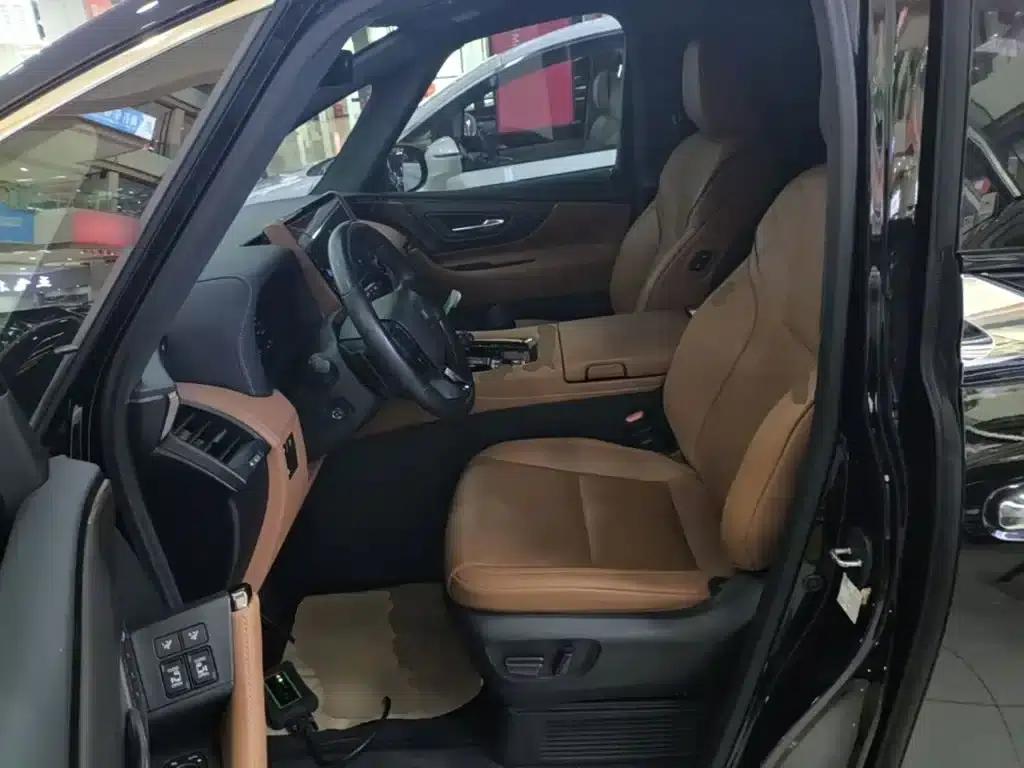 2024 Alphard Crown Hybrid 2.5L Supreme Executive Edition — миниатюра 15
