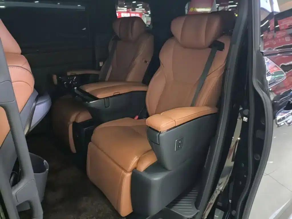 2024 Alphard Crown Hybrid 2.5L Supreme Executive Edition — миниатюра 17