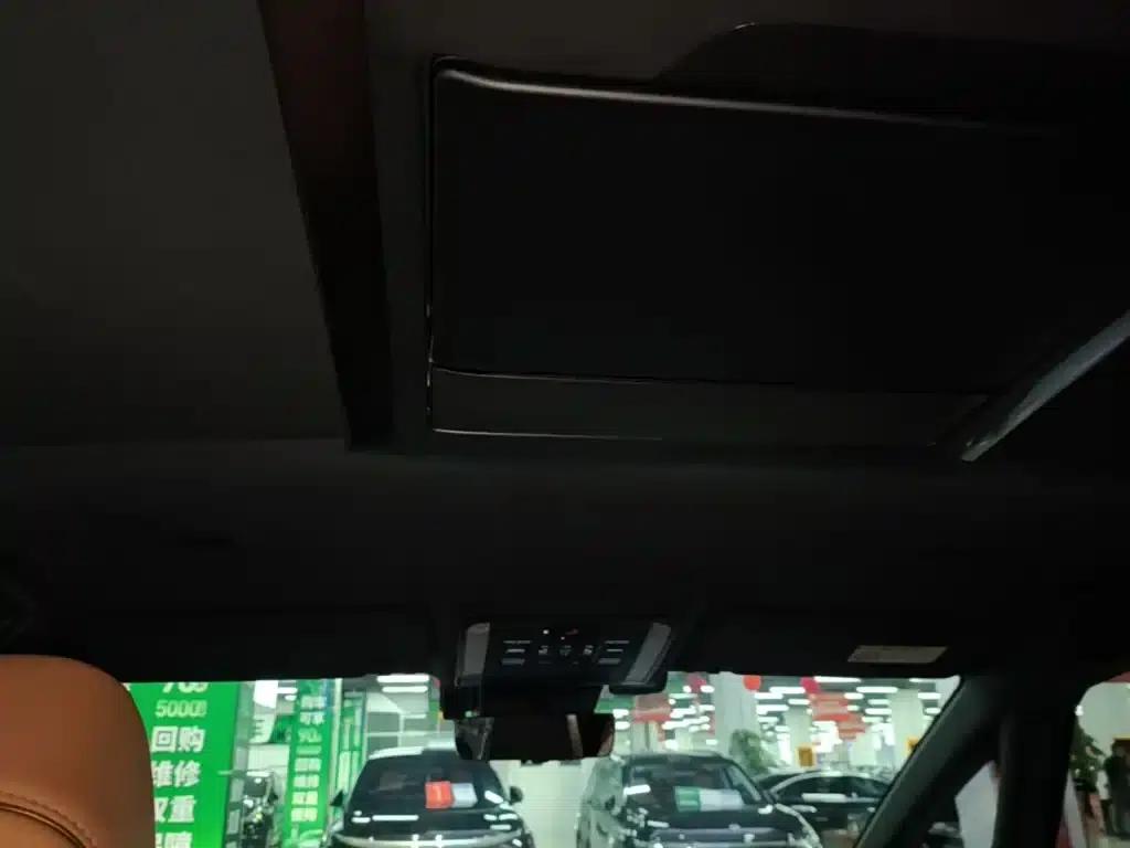 2024 Alphard Crown Hybrid 2.5L Supreme Executive Edition — миниатюра 18