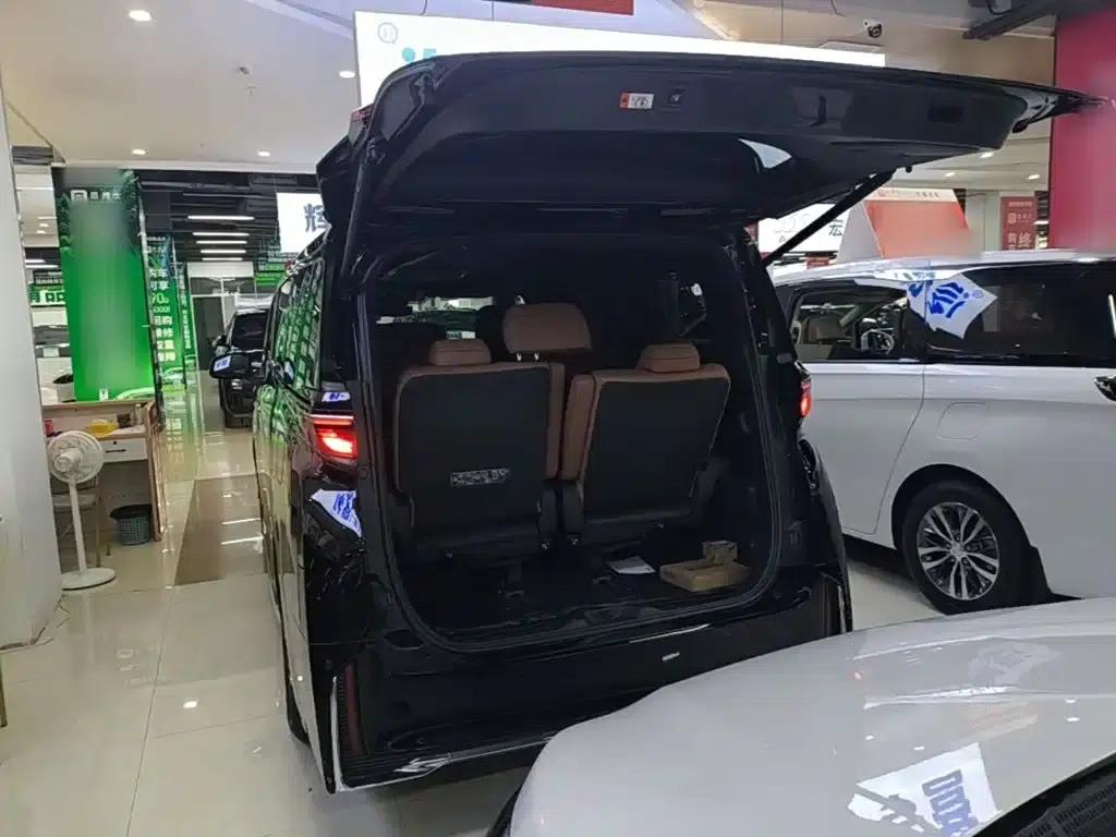 2024 Alphard Crown Hybrid 2.5L Supreme Executive Edition — миниатюра 19