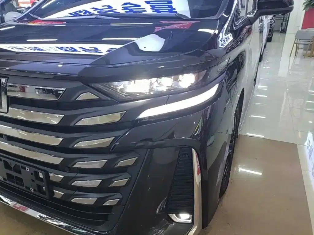 2024 Alphard Crown Hybrid 2.5L Supreme Executive Edition — миниатюра 24