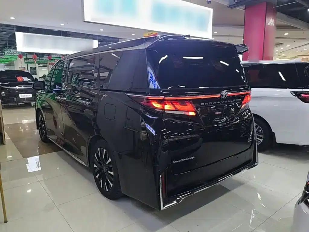 2024 Alphard Crown Hybrid 2.5L Supreme Executive Edition — миниатюра 5