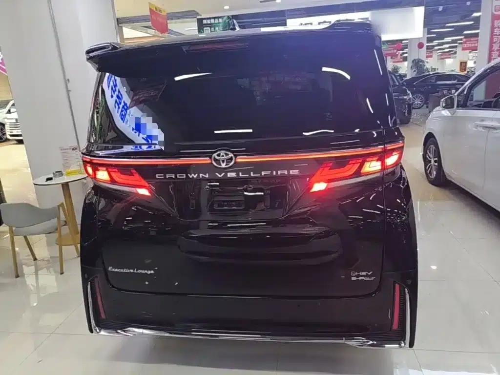 2024 Alphard Crown Hybrid 2.5L Supreme Executive Edition — миниатюра 6