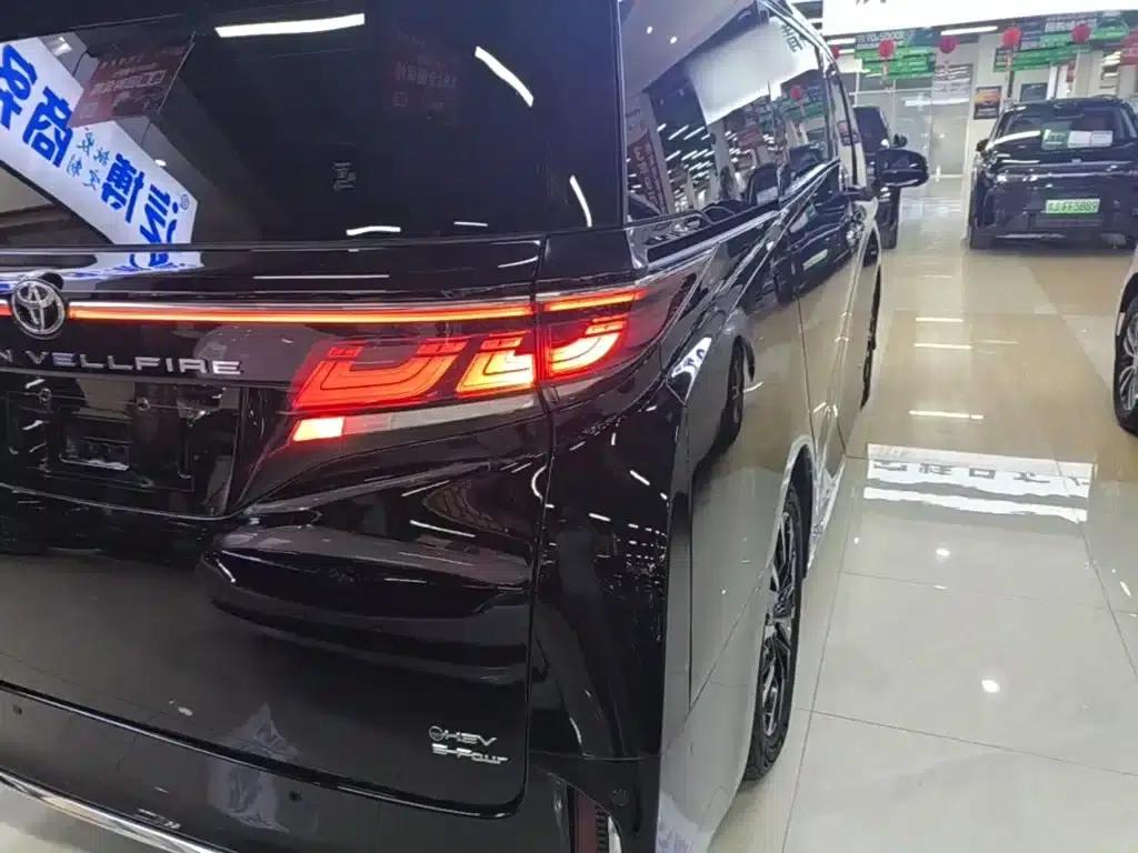 2024 Alphard Crown Hybrid 2.5L Supreme Executive Edition — миниатюра 8