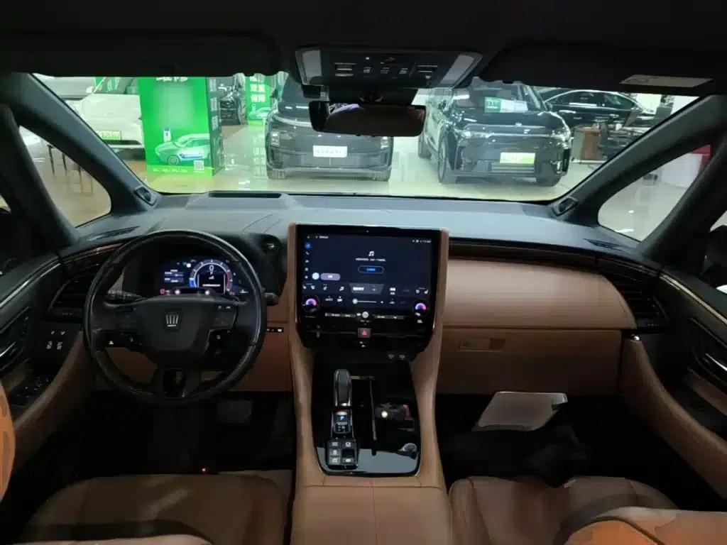2024 Alphard Crown Hybrid 2.5L Supreme Executive Edition — миниатюра 10