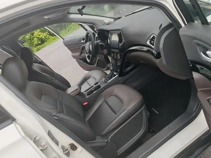 Trumpchi GS4 2017 235T Automatic 2WD Elite Edition — миниатюра 17