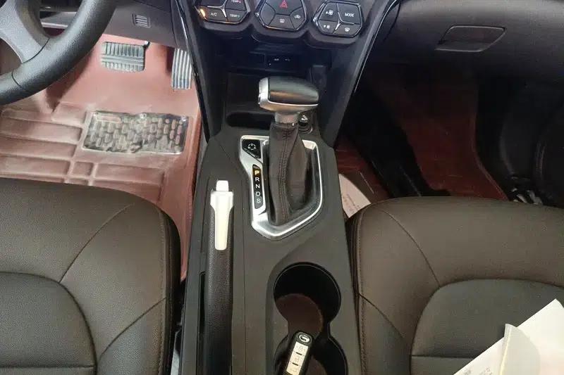 Trumpchi GS4 2017 200T G-DCT 2WD Elite Edition — миниатюра 14