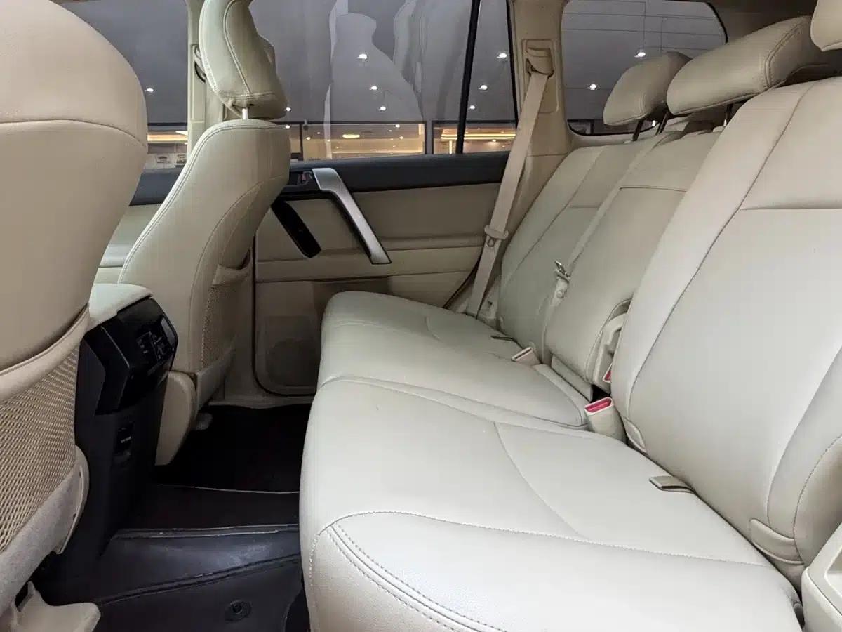 2016 Prado 2.7L Automatic Standard Edition — миниатюра 13