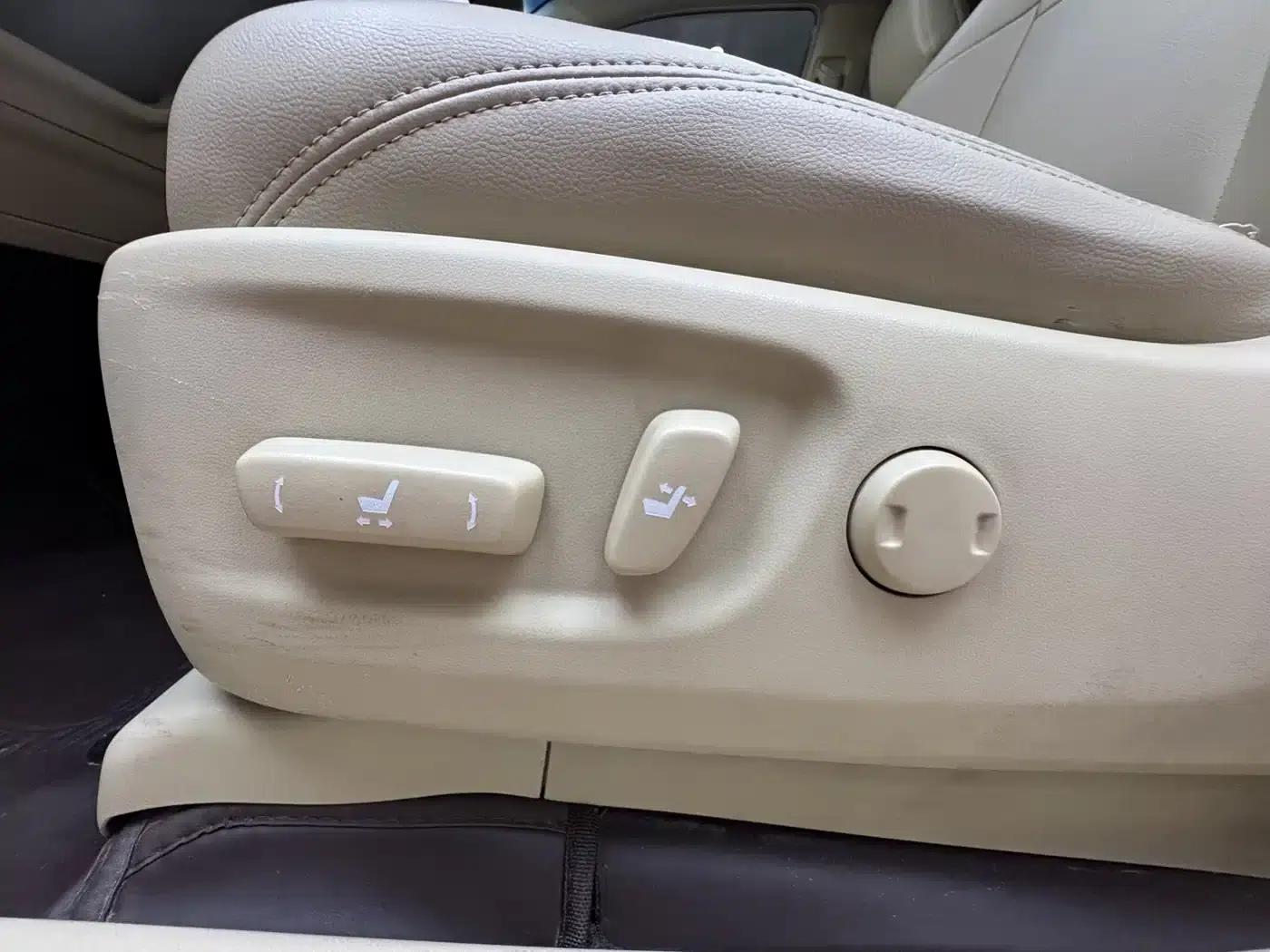 2016 Prado 2.7L Automatic Standard Edition — миниатюра 18