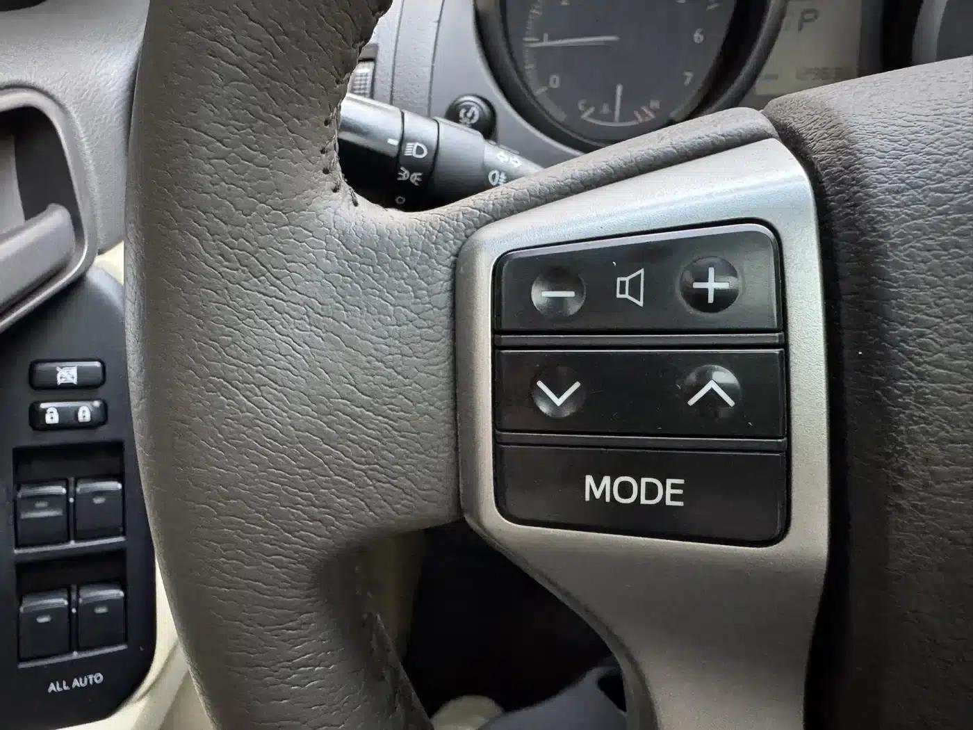 2016 Prado 2.7L Automatic Standard Edition — миниатюра 21