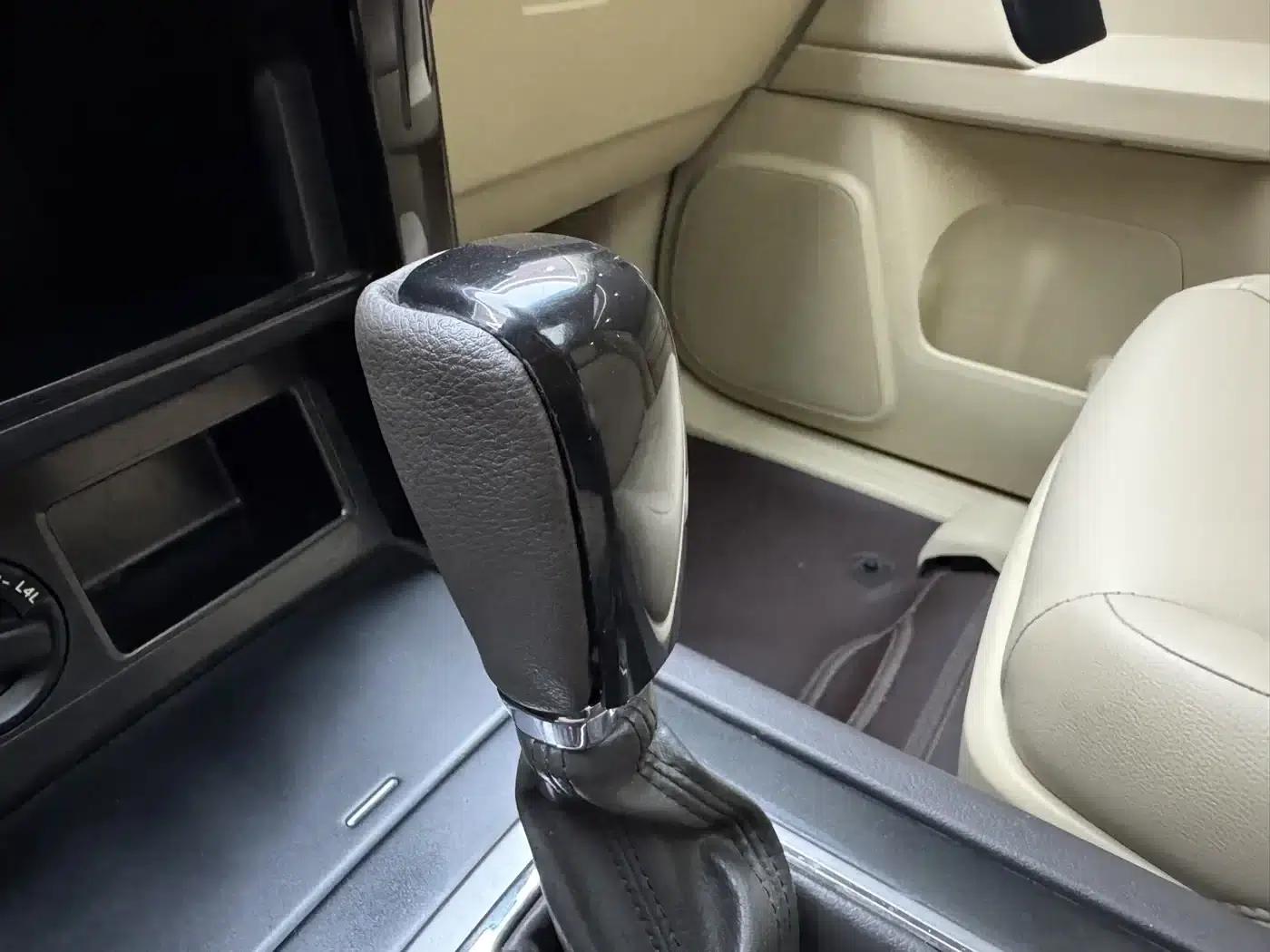 2016 Prado 2.7L Automatic Standard Edition — миниатюра 28