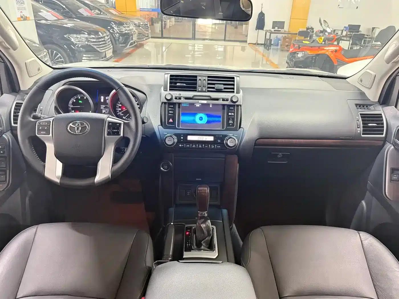 2016 Prado 3.5L Automatic TX-L NAVI — миниатюра 12