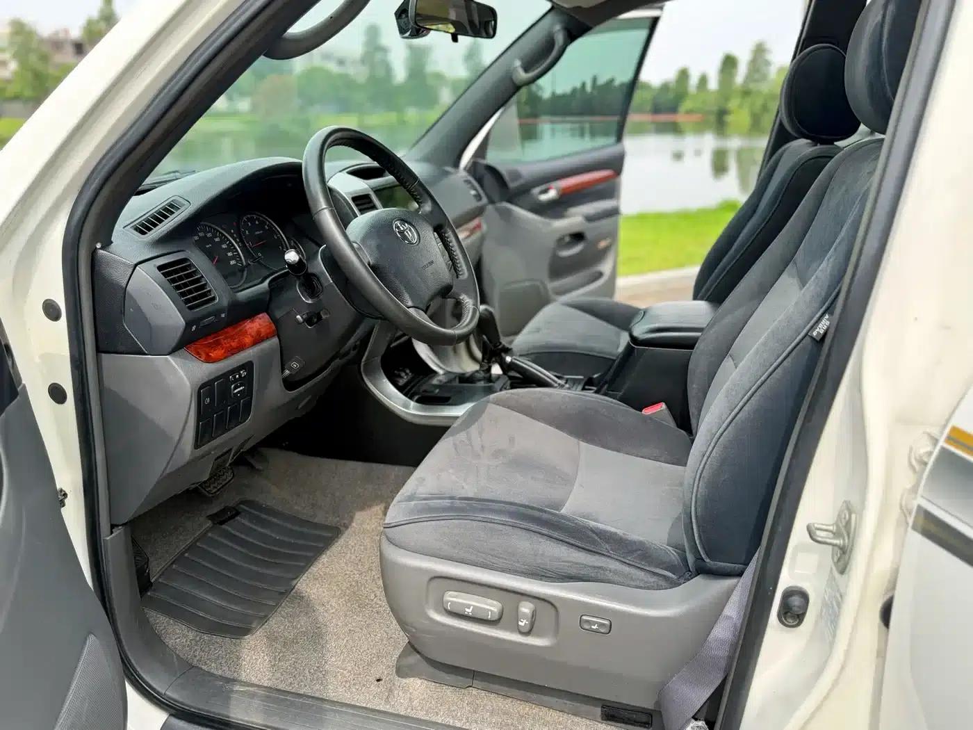 2004 Prado 4.0L Automatic GX — миниатюра 4