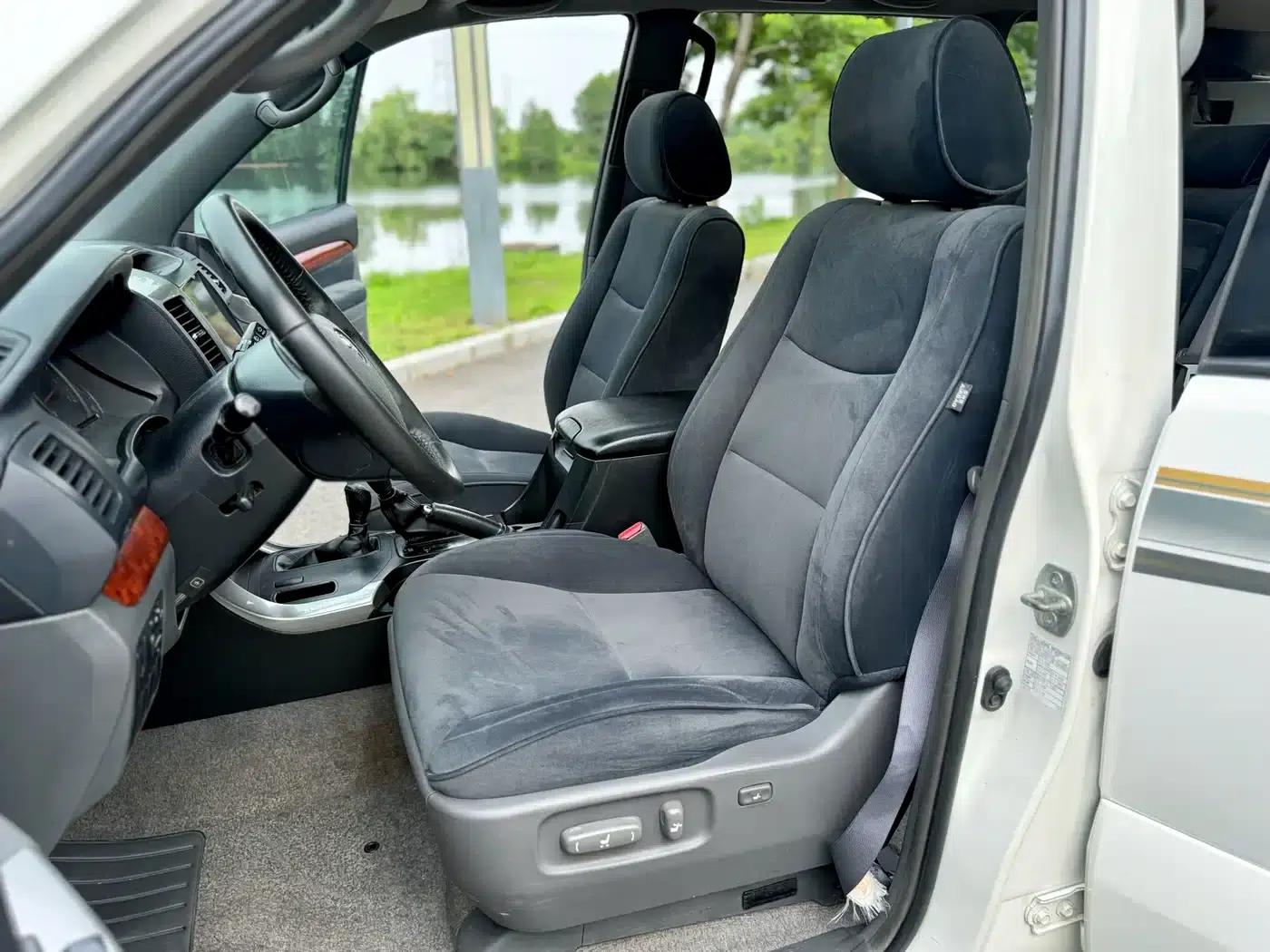 2004 Prado 4.0L Automatic GX — миниатюра 5