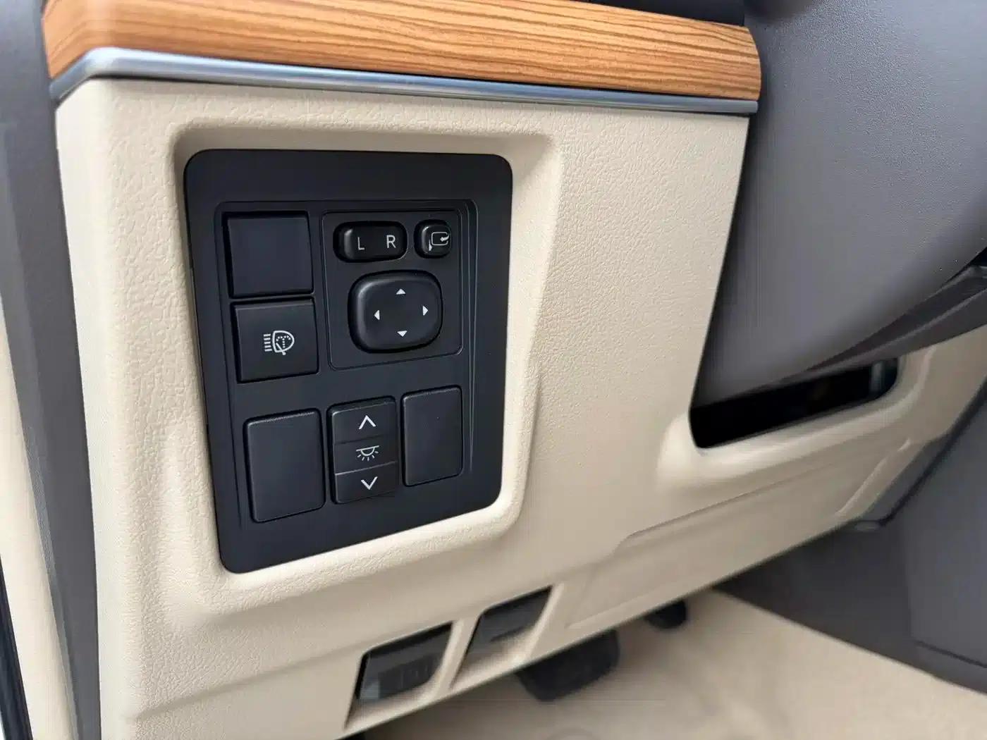 2018 Prado 3.5L Automatic TX-L NAVI — миниатюра 18
