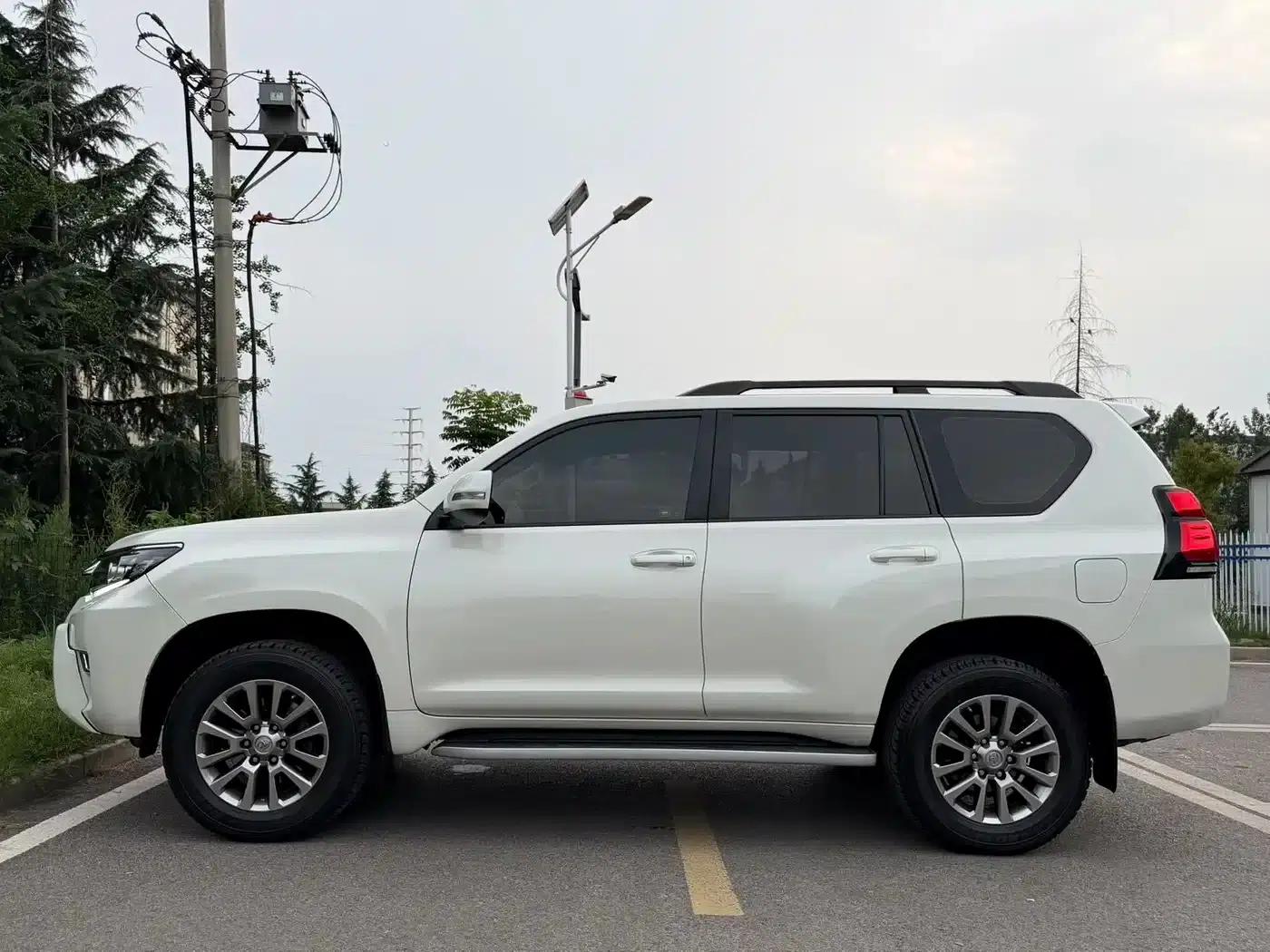2018 Prado 3.5L Automatic TX-L NAVI — миниатюра 23