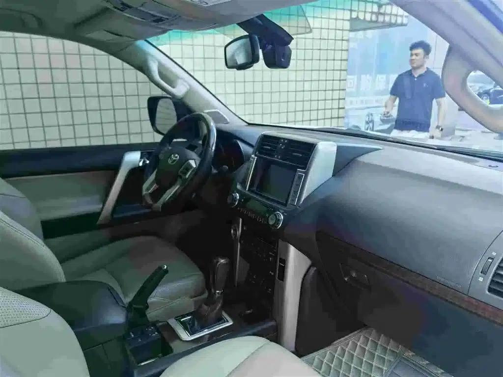 2010 Prado 4.0L Automatic VX NAVI — миниатюра 9