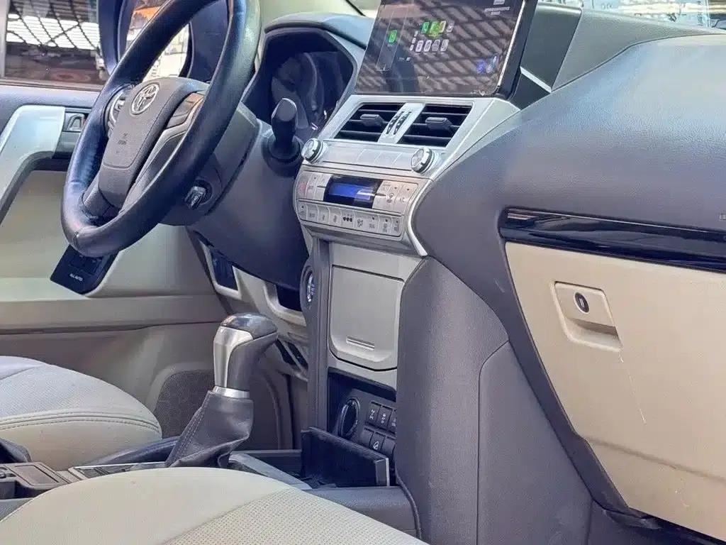 2014 Prado Imported Model 2.7L Automatic Standard Edition — миниатюра 4