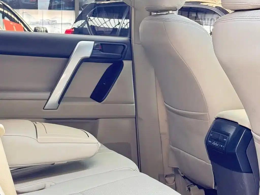 2014 Prado Imported Model 2.7L Automatic Standard Edition — миниатюра 6
