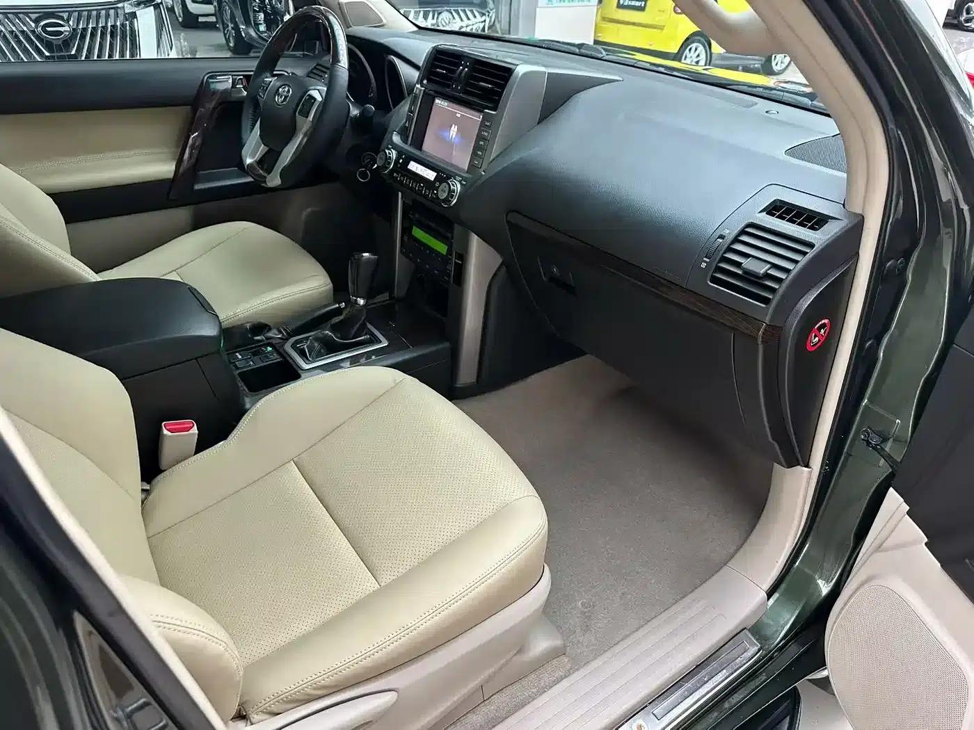 2010 Prado Imported Model 2.7L Automatic Luxury Edition — миниатюра 5