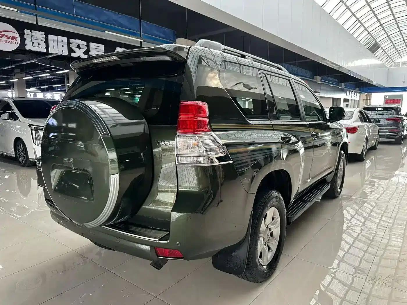2010 Prado Imported Model 2.7L Automatic Luxury Edition — миниатюра 9