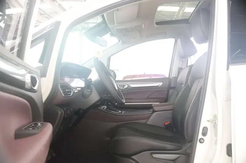 Trumpchi M6 2021 270T Automatic Luxury Edition 7-seater — миниатюра 14