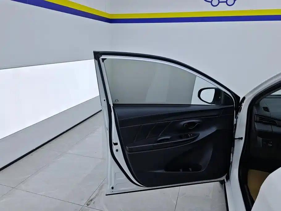 YARiS L 2021 Model YARiS X 1.5L CVT Leading Edition — миниатюра 7