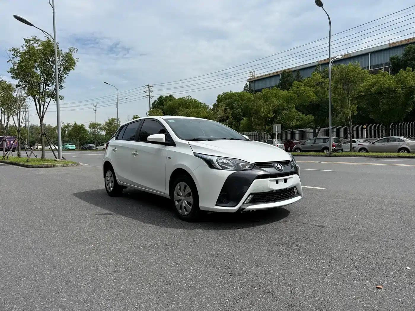 YARiS L Zhixuan 2021 1.5L CVT Leading Edition — миниатюра 3