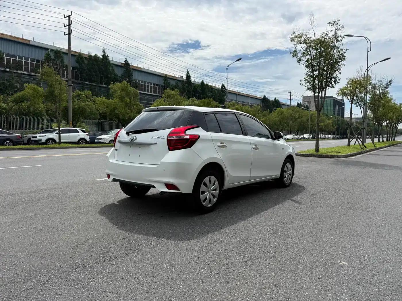 YARiS L Zhixuan 2021 1.5L CVT Leading Edition — миниатюра 5
