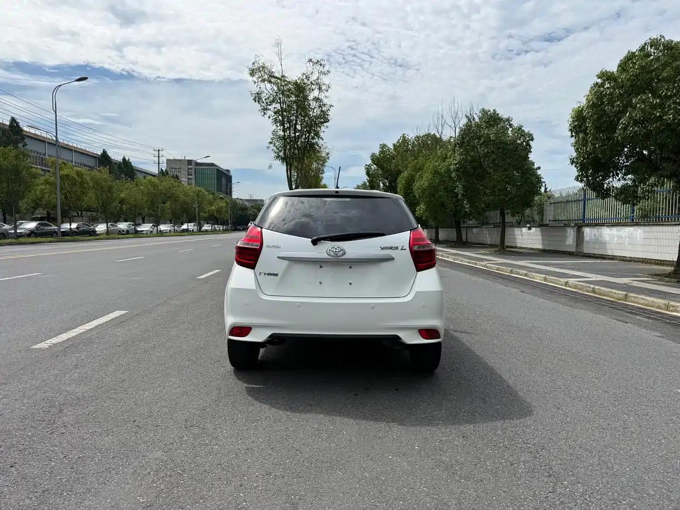 YARiS L Zhixuan 2021 1.5L CVT Leading Edition — миниатюра 6