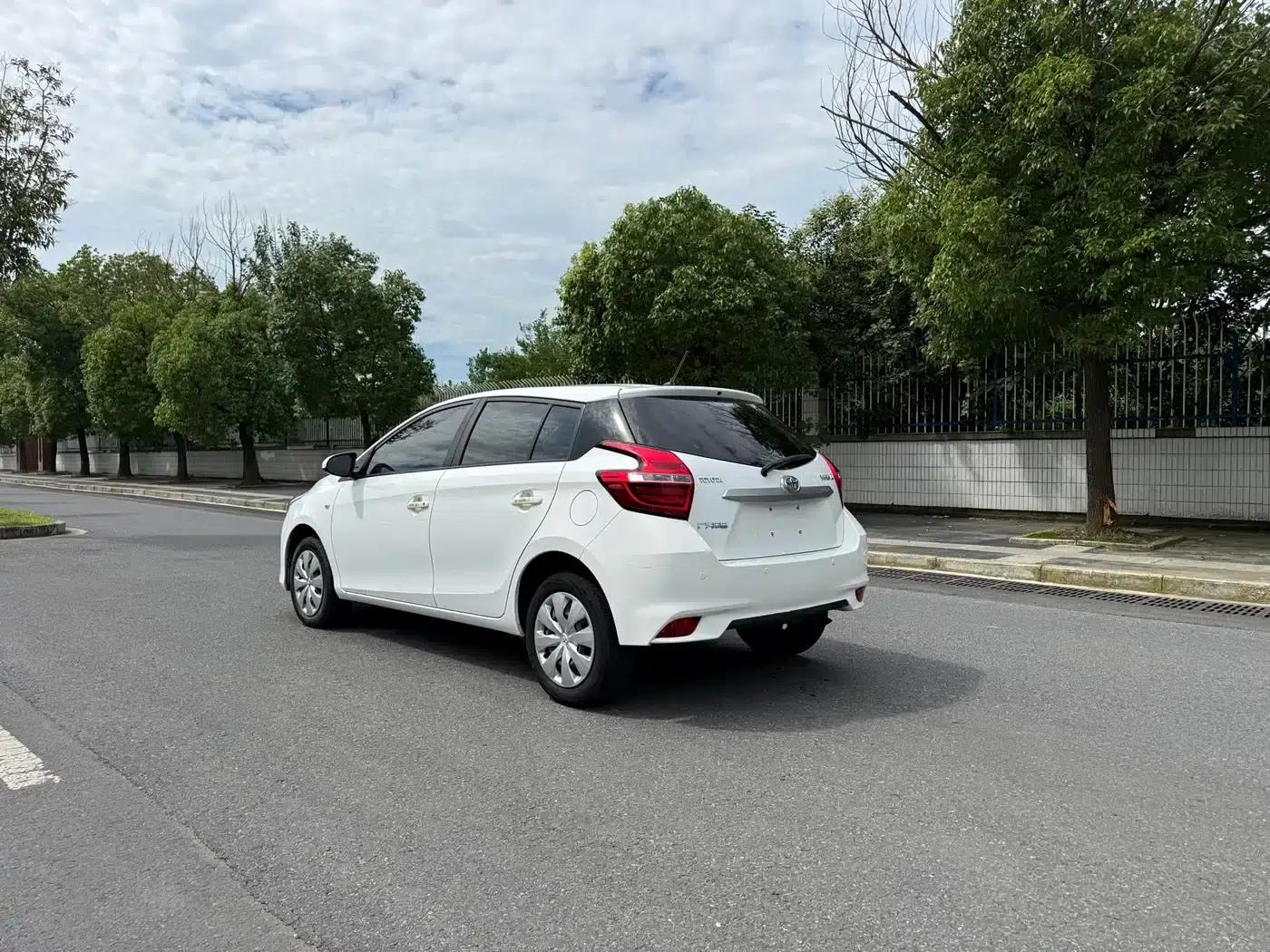 YARiS L Zhixuan 2021 1.5L CVT Leading Edition — миниатюра 7