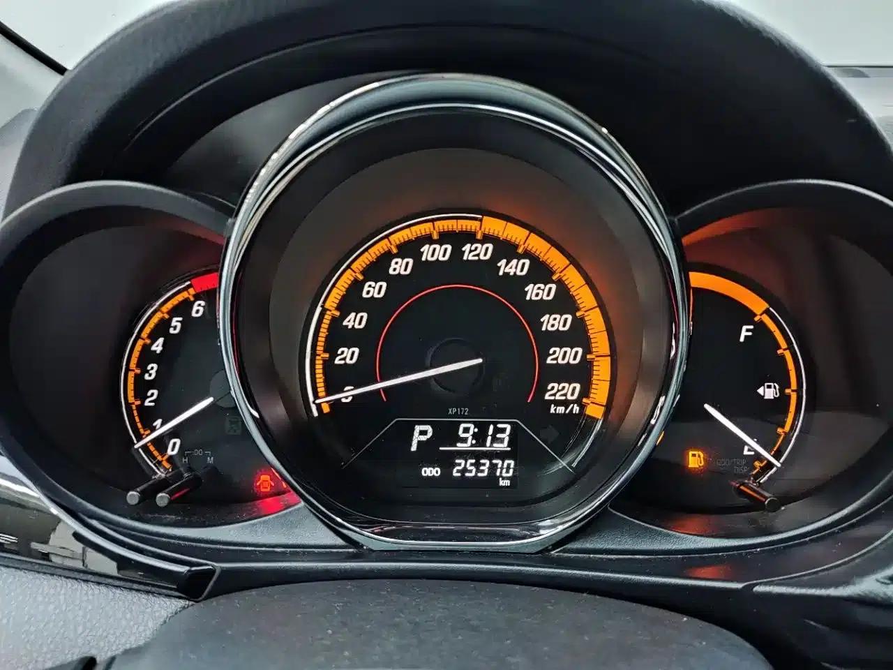 YARiS L Zhixuan 2022 1.5L CVT Luxury PLUS Edition — миниатюра 19
