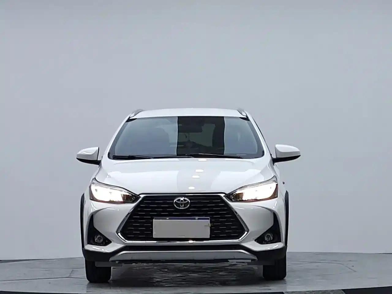 YARiS L Zhixuan 2022 1.5L CVT Luxury PLUS Edition — миниатюра 4