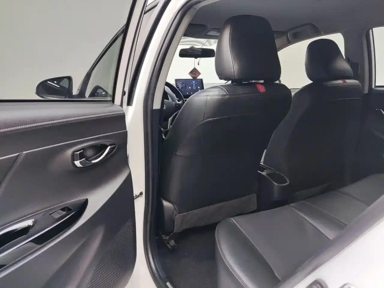 YARiS L Zhixuan 2022 1.5L CVT Luxury PLUS Edition — миниатюра 9
