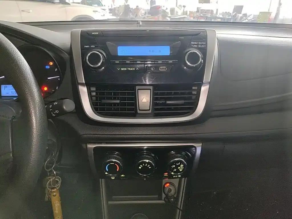 YARiS L Zhixuan 2016 Facelift 1.5E CVT Dynamic Edition — миниатюра 13