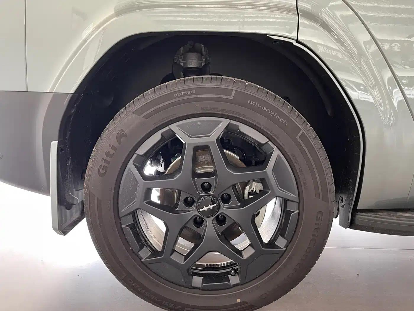 Titanium 7 2025 Model 190KM 4WD Ultra Edition — миниатюра 30