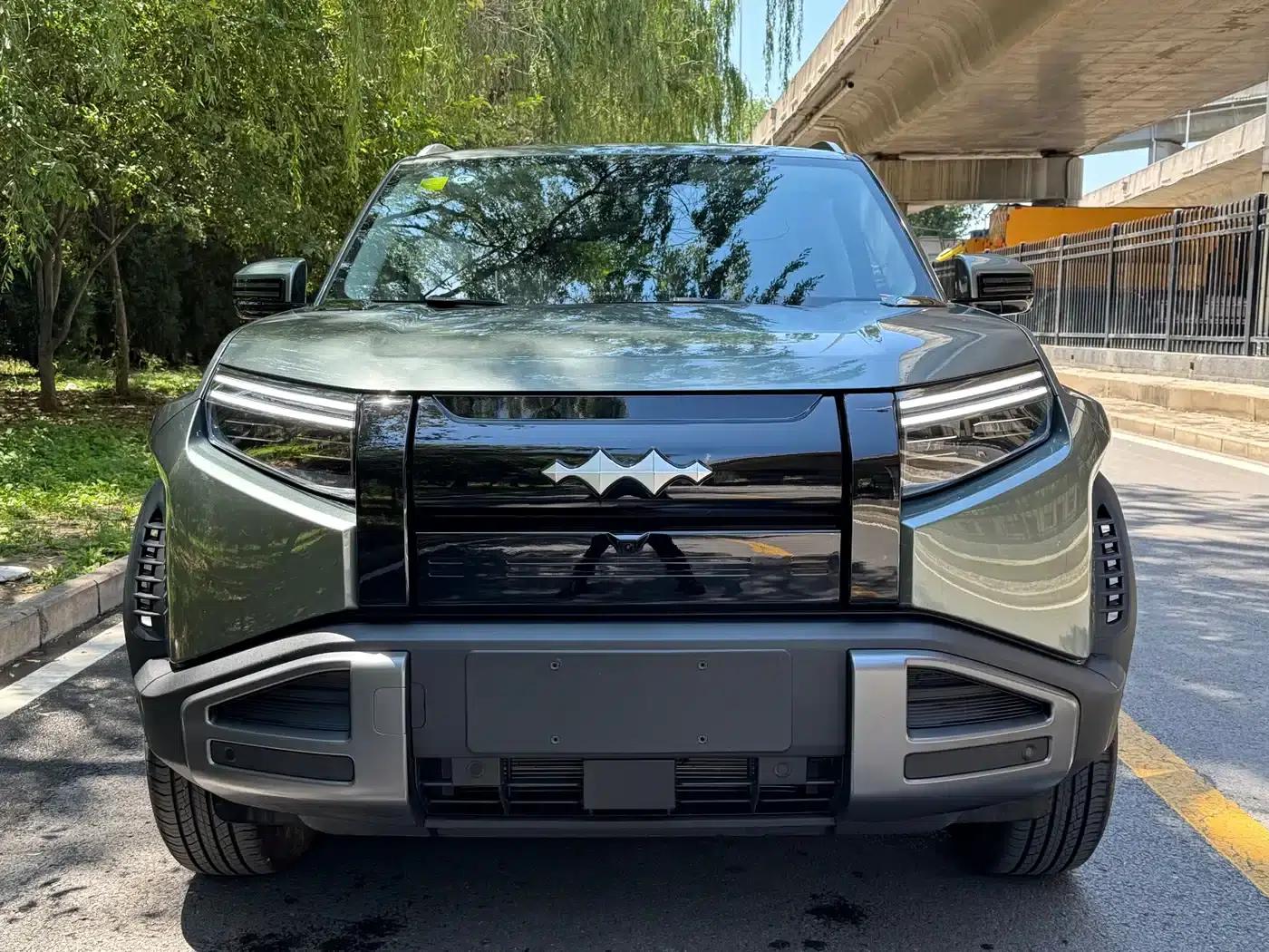 Titanium 3 2025 Model 501KM Rear-Wheel Drive Max Edition — миниатюра 2